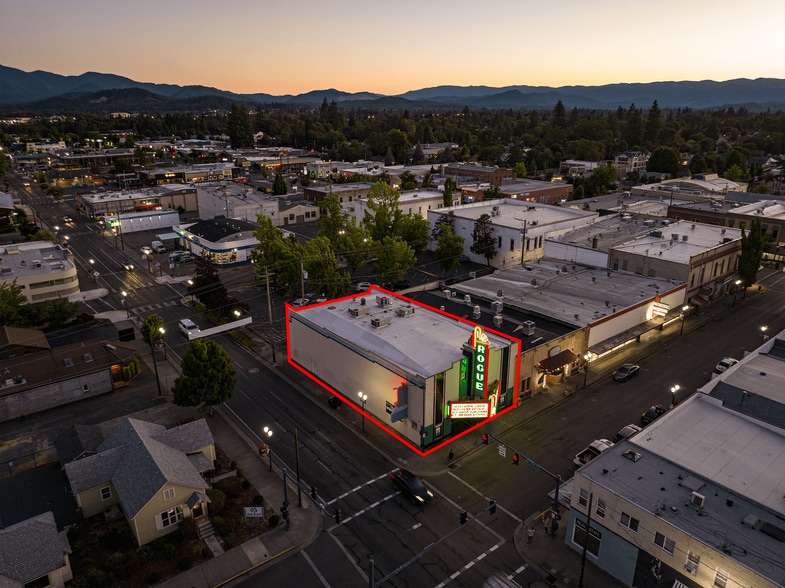 More Photos Of 143 SE H St, Grants Pass Theater Concert Hall For Sale