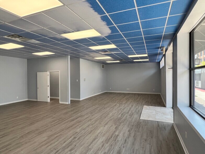 More Photos Of 835 N Capitol Ave, Indianapolis Light Distribution For Lease