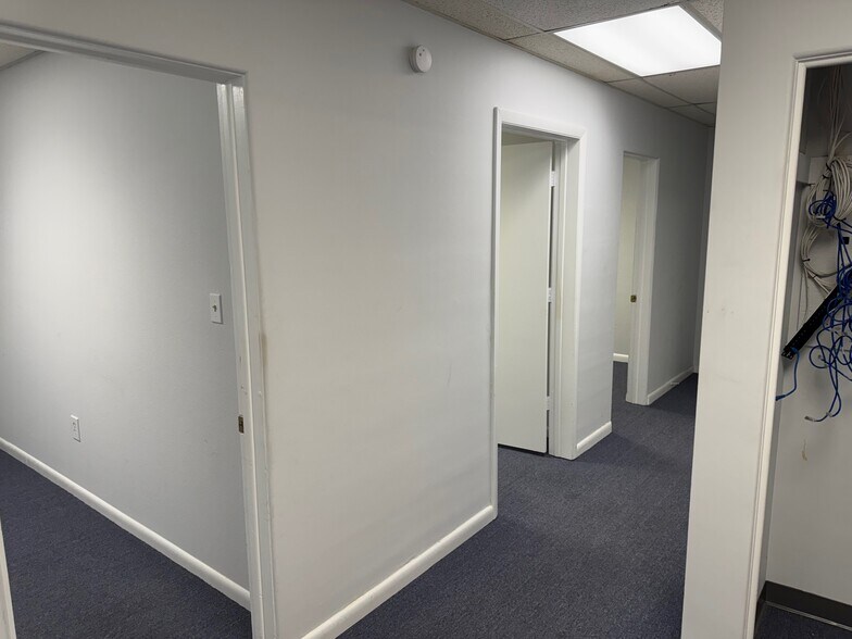 More Photos Of 120 E New York Ave, Deland Storefront Retail Office For Lease