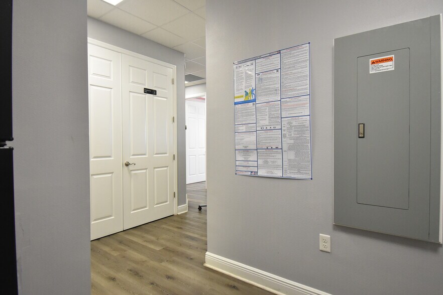 More Photos Of 1377 Providence Rd, Brandon Medical For Lease