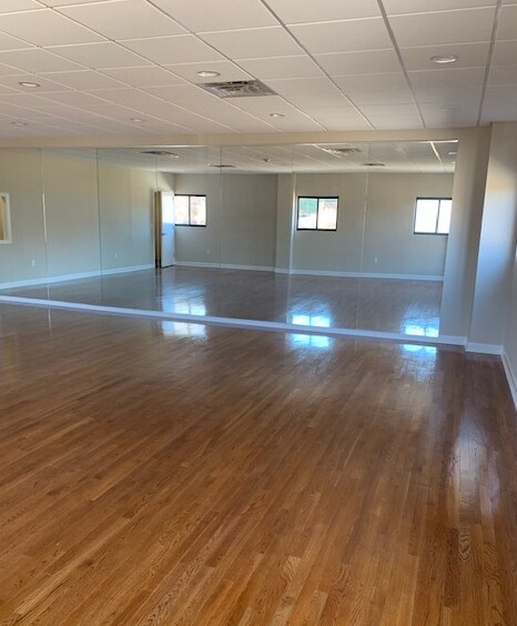 More Photos Of 317 Railroad Ave, Bedford Hills Flex For Lease