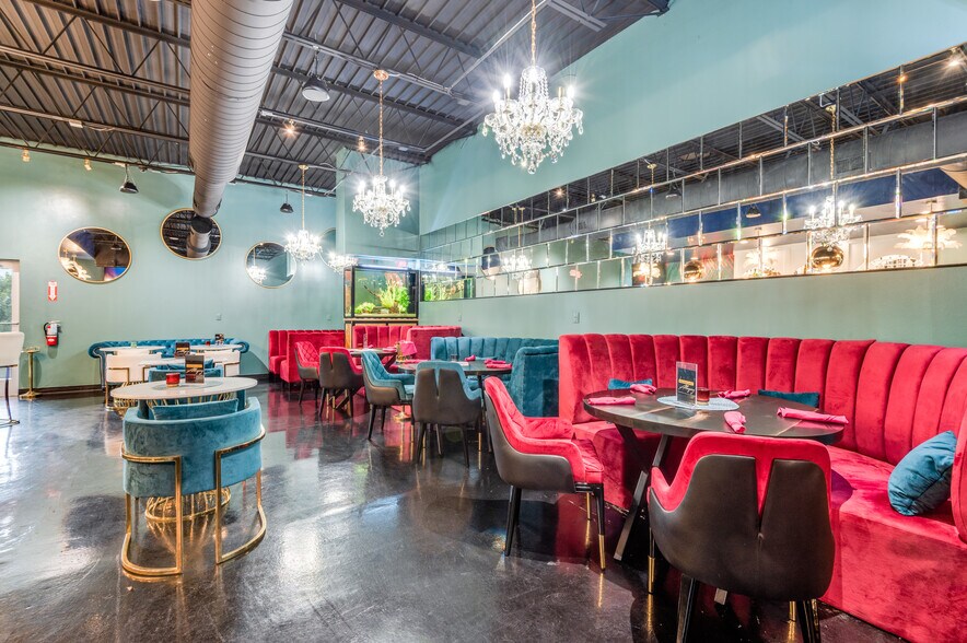 More Photos Of 2601 W Jefferson St, Grand Prairie Bar For Sale