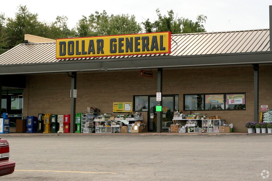 More Photos Of 405-523 E 24 Hwy, Independence General Retail For Sale