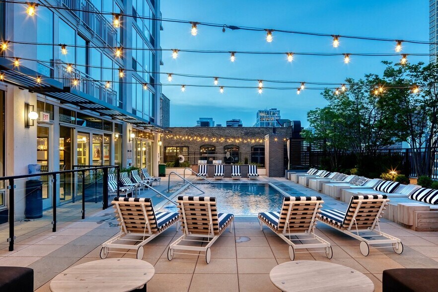 More Photos Of 222 W Erie St, Chicago Multifamily For Sale
