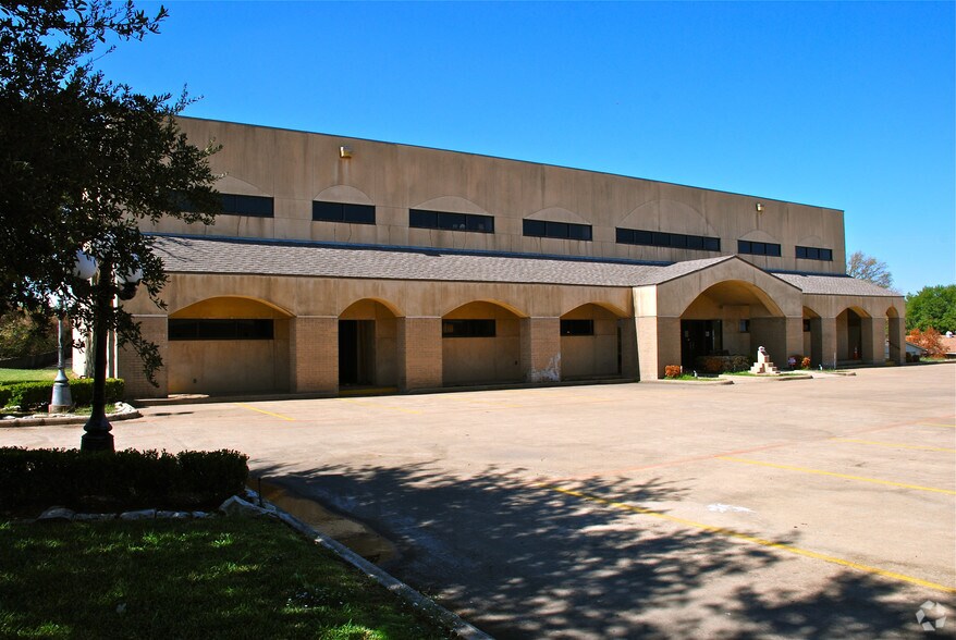 More Photos Of 2111 Skyline Dr, Mesquite Religious Facility For Sale
