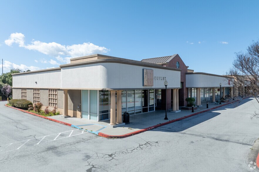 Primary Photo Of 8555 San Ysidro Ave, Gilroy Freestanding For Lease