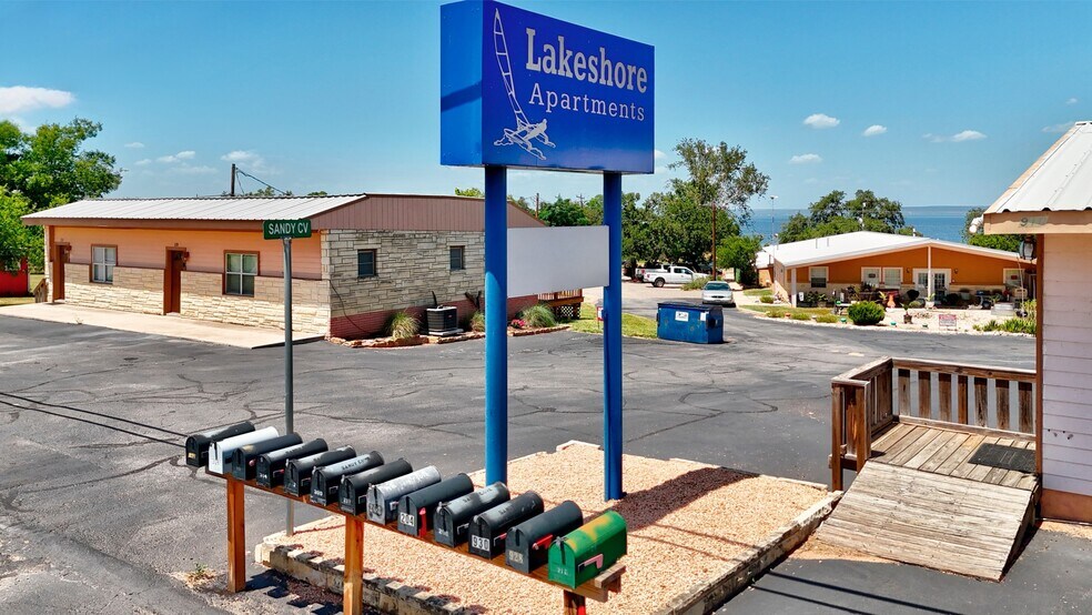 More Photos Of 930 Ranch Road 261, Buchanan Dam Apartments For Sale