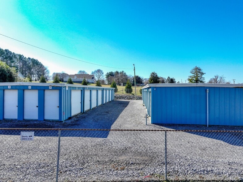 More Photos Of 3832 Morganton Rd, Maryville Self Storage For Sale