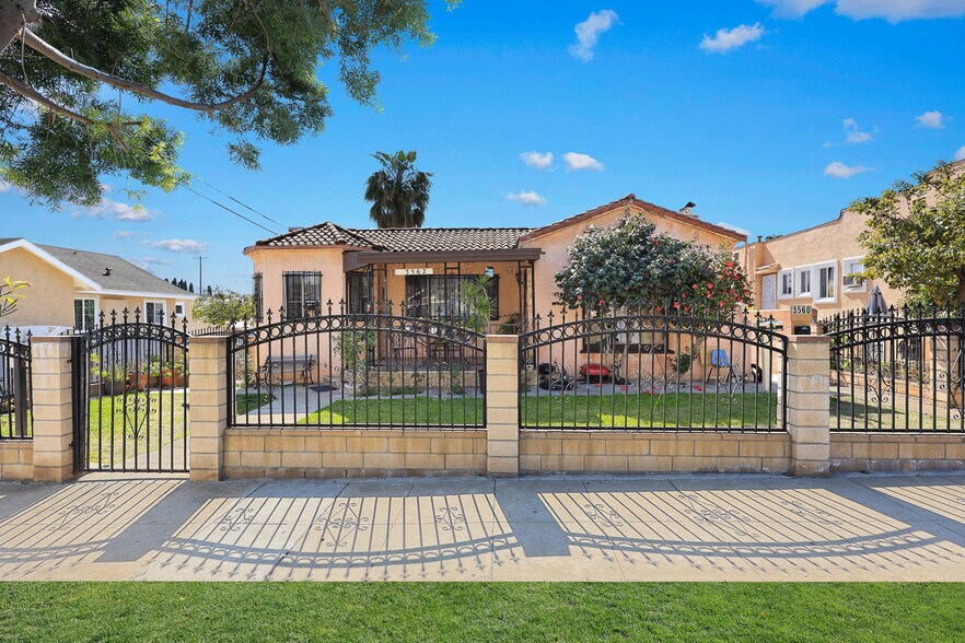 Primary Photo Of 3560 Siskiyou St, Los Angeles Apartments For Sale