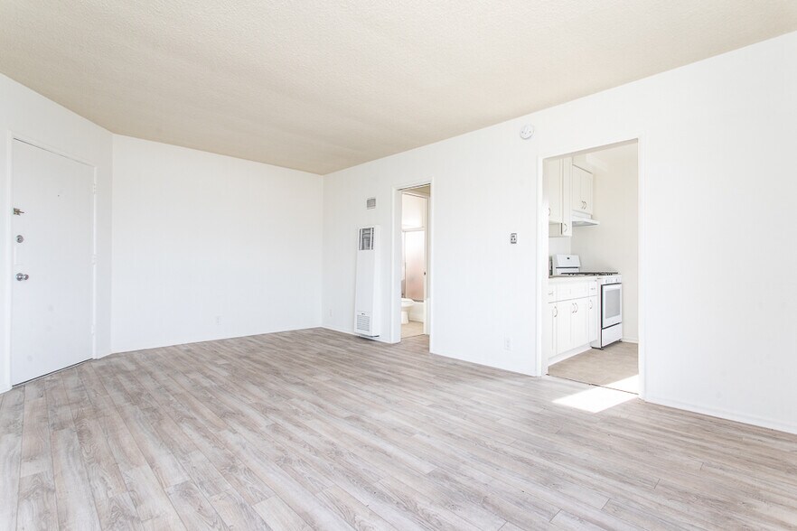 More Photos Of 632 W Hillsdale St, Inglewood Apartments For Sale