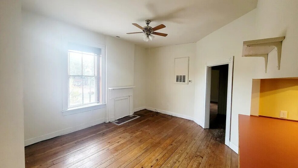 More Photos Of 100 W Broad St, Richmond Storefront Retail Residential For Sale