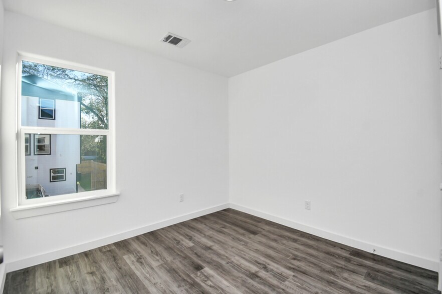 More Photos Of , Houston Multifamily For Sale