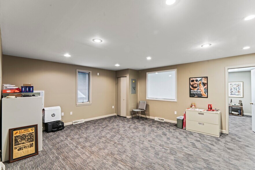 More Photos Of 105 S McDonald St, Mc Donald Office Residential For Sale