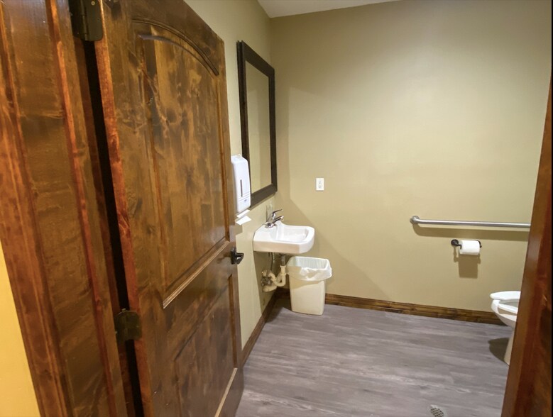 More Photos Of 1933 Dolores Way, Carbondale Industrial For Lease