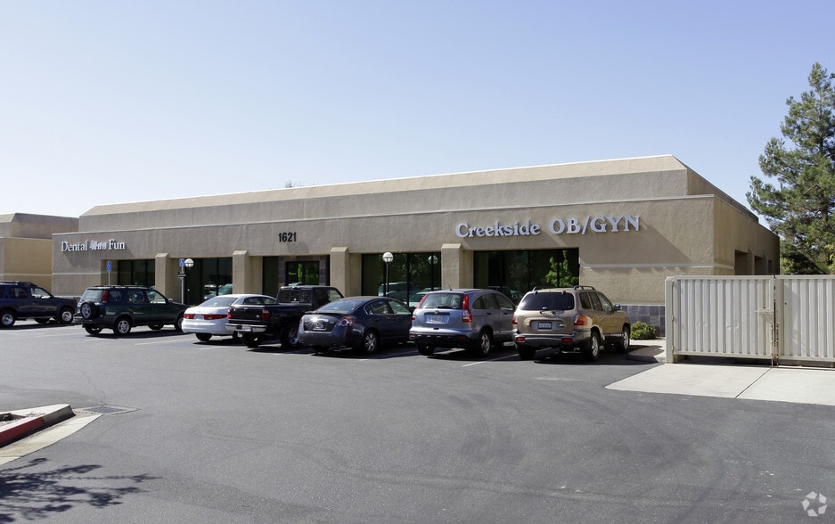 Primary Photo Of 1621 Creekside Dr, Folsom Medical For Lease