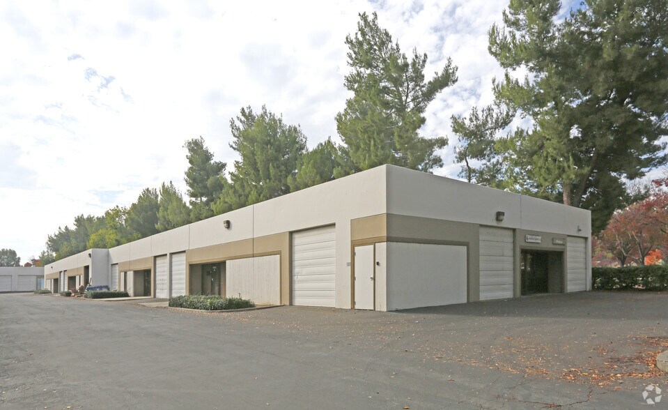 More Photos Of 2123 Bering Dr, San Jose Warehouse For Lease