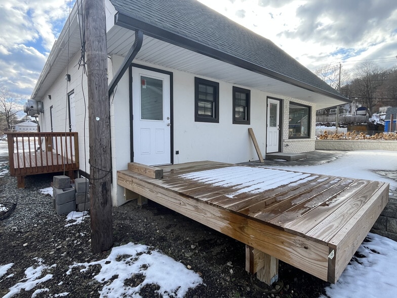 More Photos Of 192 Ny-17, Tuxedo Park General Retail For Sale