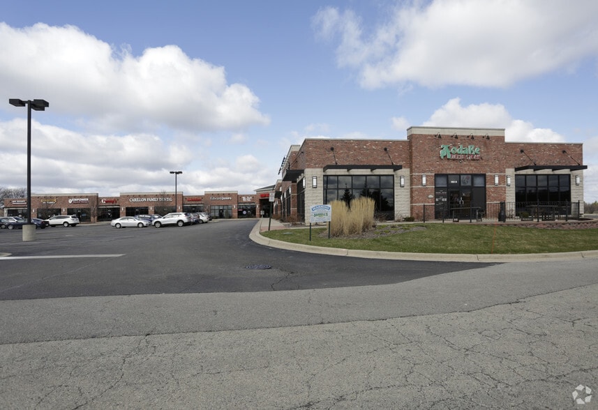 More Photos Of 444-464 N Weber Rd, Romeoville General Retail For Lease
