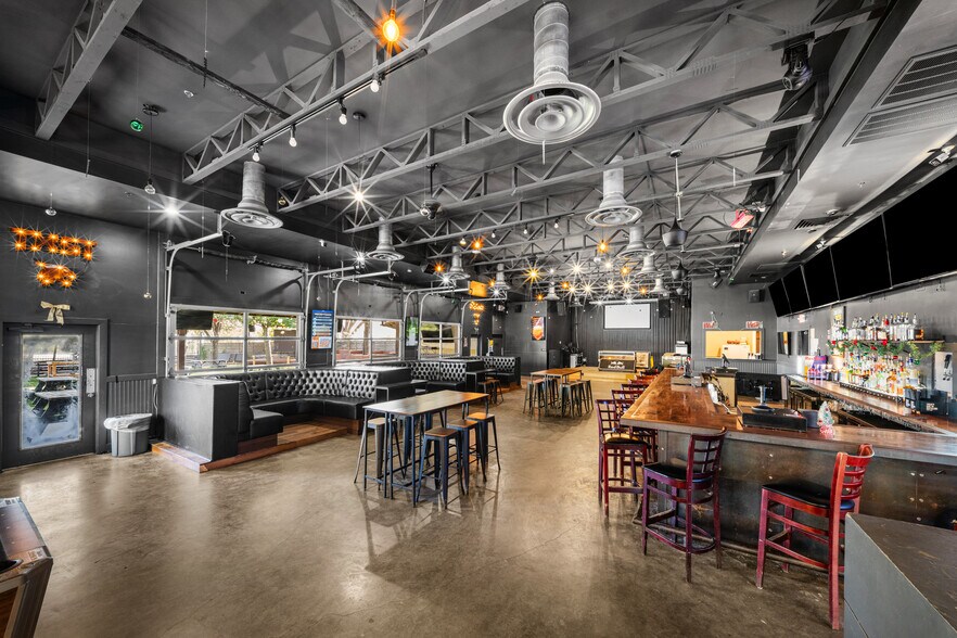 More Photos Of 116 Edward Gary St, San Marcos Restaurant For Lease
