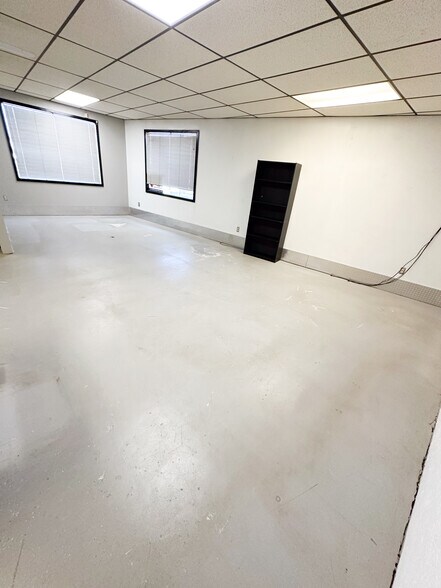 More Photos Of 605 Main St, Great Bend Storefront Retail Office For Lease