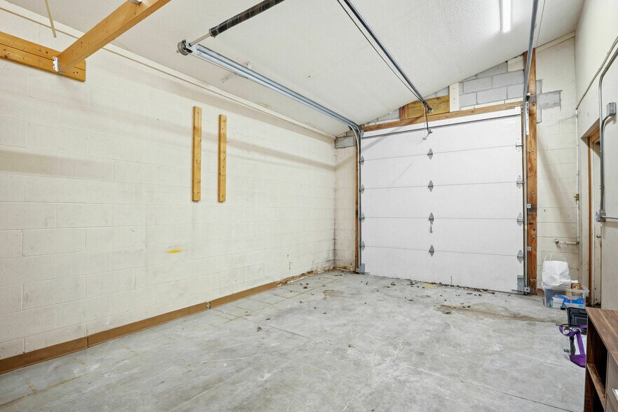 More Photos Of 5532 Douglas Rd, Toledo Storefront Retail Office For Sale