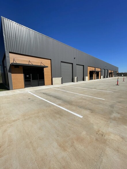 More Photos Of 4671-4675 Marlena St, Bossier City Warehouse For Lease