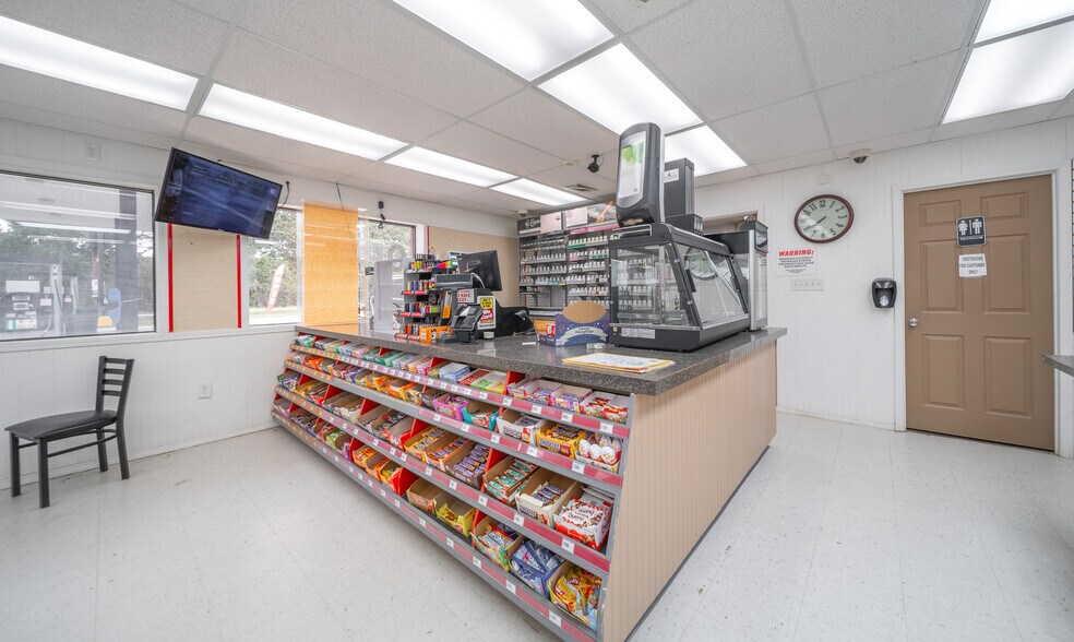 More Photos Of 29176 MO-7, Edwards General Retail For Sale