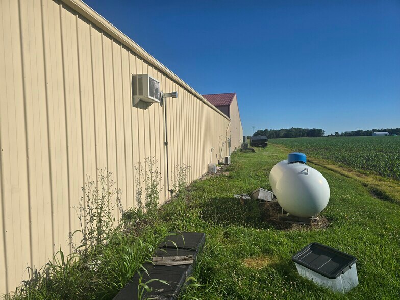 More Photos Of 4250 W 600 S, Pendleton Airplane Hangar For Sale
