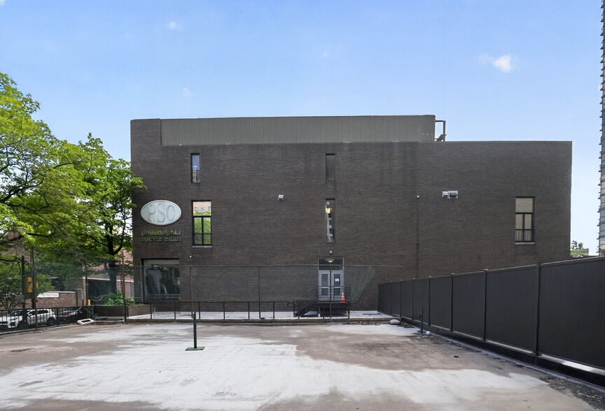 More Photos Of 220-250 S 5th St, Philadelphia Health Club For Sale