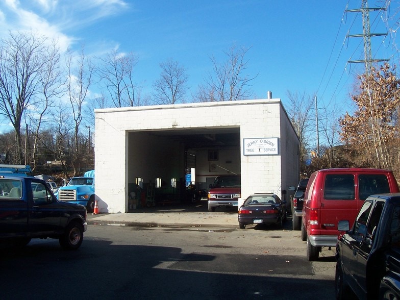 More Photos Of 130 Lenox Ave, Stamford Warehouse For Sale