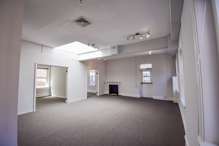 More Photos Of 1606 20th St NW, Washington Loft Creative Space For Lease