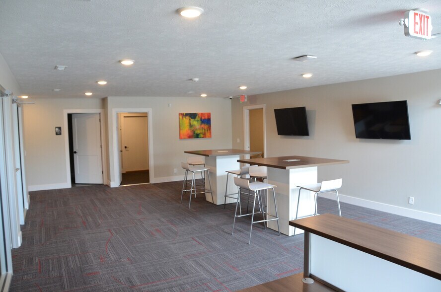 More Photos Of 21866 Williams Cir, Gretna Warehouse For Lease