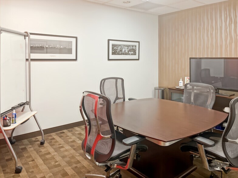 More Photos Of 20 E Thomas Rd, Phoenix Coworking Space