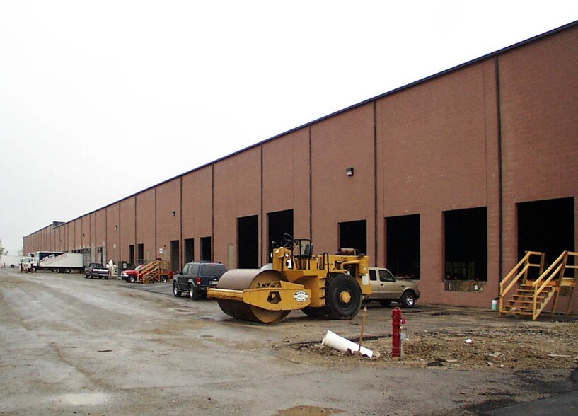 More Photos Of 5575 Venture Dr, Parma Warehouse For Lease