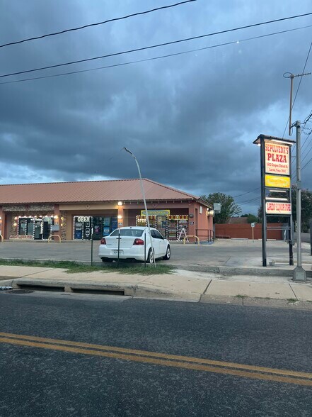 More Photos Of 1602 Corpus Christi St, Laredo General Retail For Lease