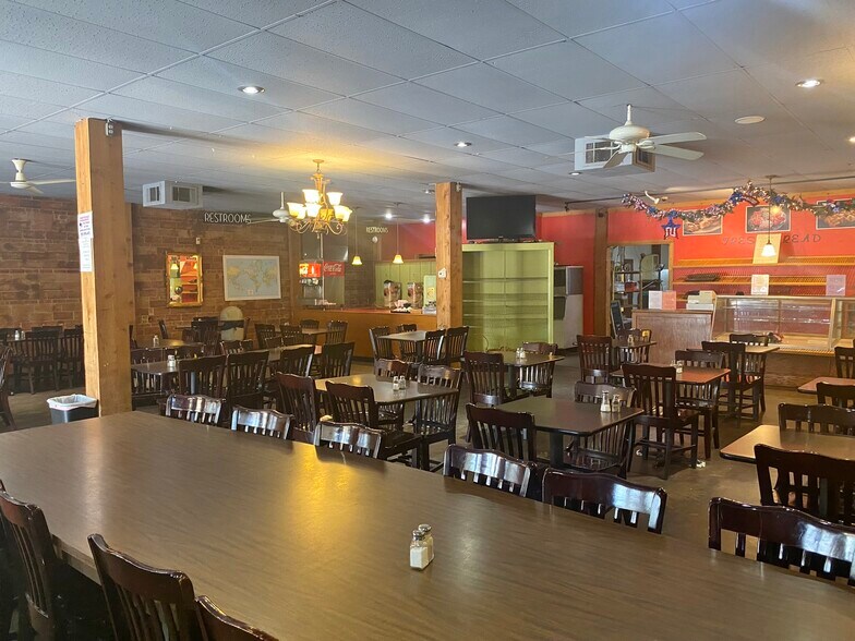 More Photos Of 3701 N Youngs Blvd, Oklahoma City Restaurant For Lease