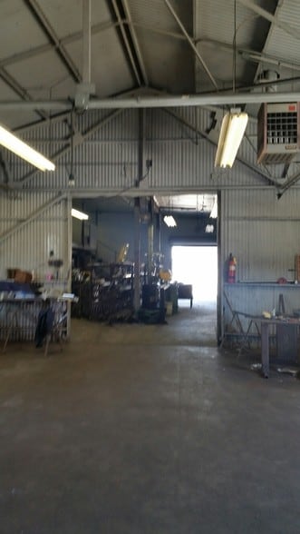 More Photos Of 10943 Schmidt Rd, South El Monte Light Manufacturing For Sale