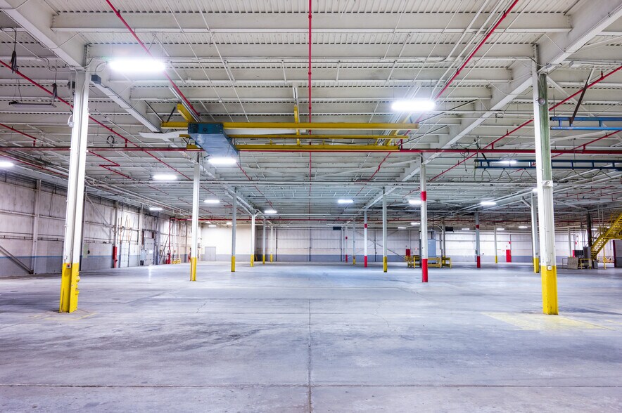 More Photos Of 403 Degner Ave, Mayville Manufacturing For Lease