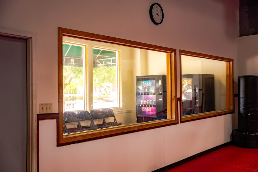 More Photos Of 239 Maxwell Ave, Greenwood General Retail For Sale