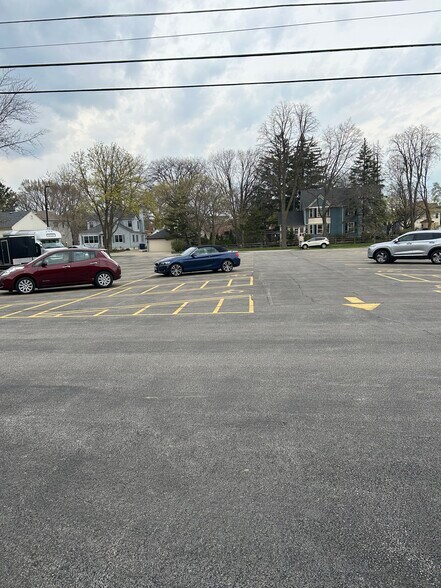More Photos Of 1492 Henry Ave, Des Plaines Religious Facility For Lease