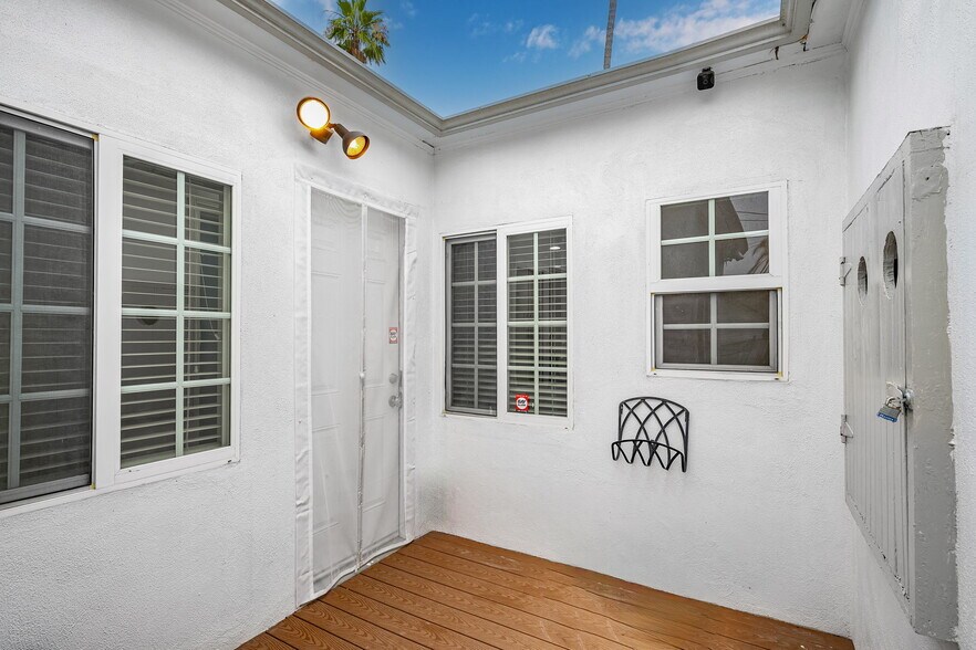 More Photos Of 607 N Anaheim Blvd, Anaheim Office For Sale