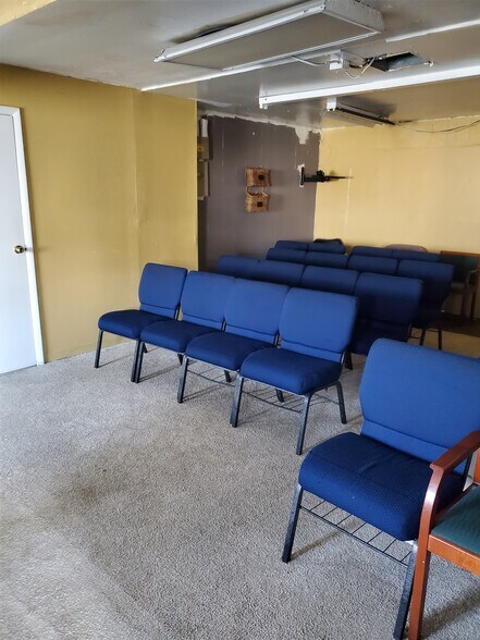 More Photos Of 181 E Hoffman Ave, Lindenhurst Warehouse For Sale