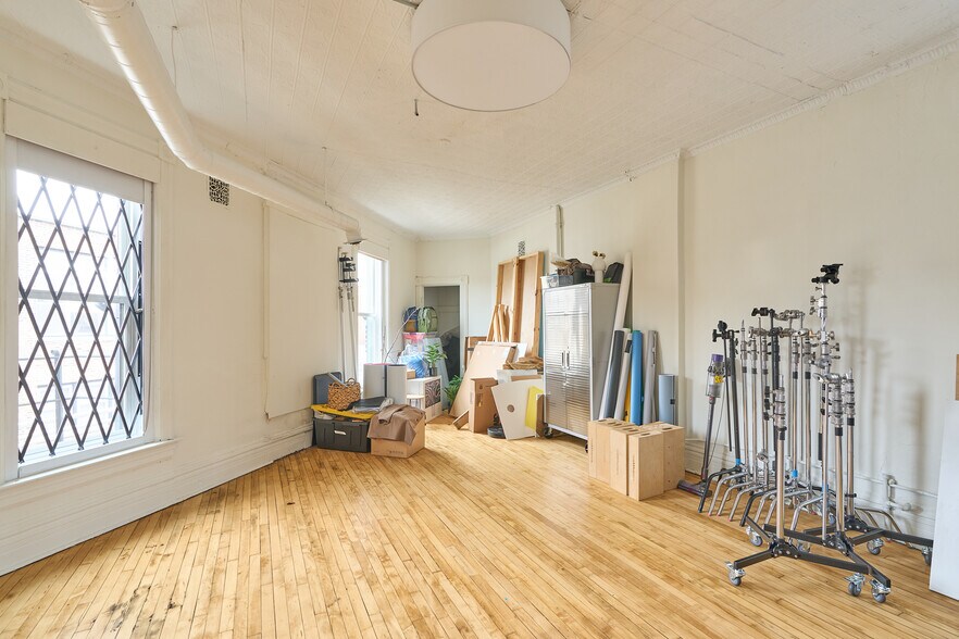 More Photos Of 1539 N Damen Ave, Chicago Office For Lease