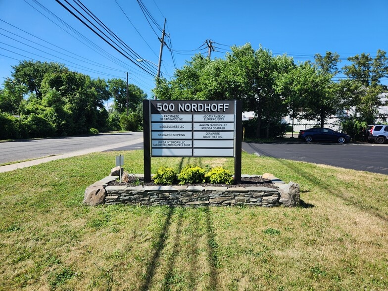 More Photos Of 500 Nordhoff Pl, Englewood Warehouse For Lease