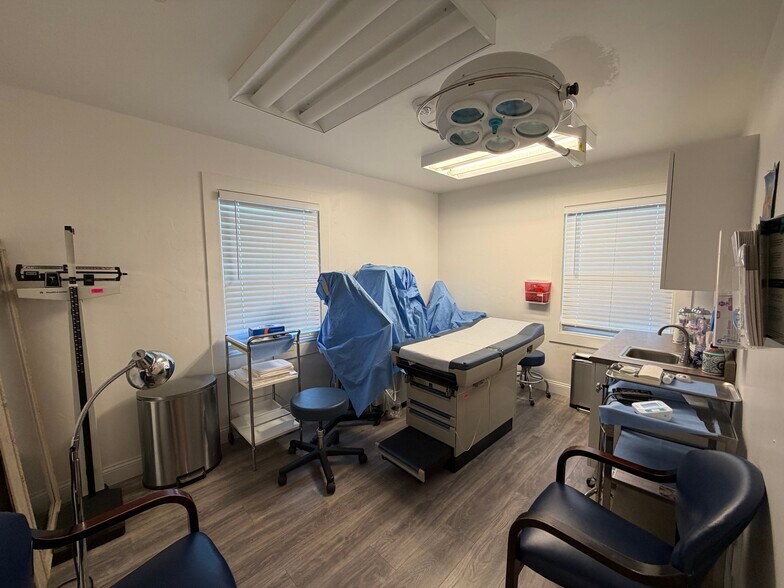 More Photos Of 2498 Stevens Creek Blvd, San Jose Medical For Sale