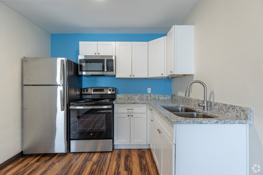 More Photos Of 2425 Atrium Way, Nashville Apartments For Sale