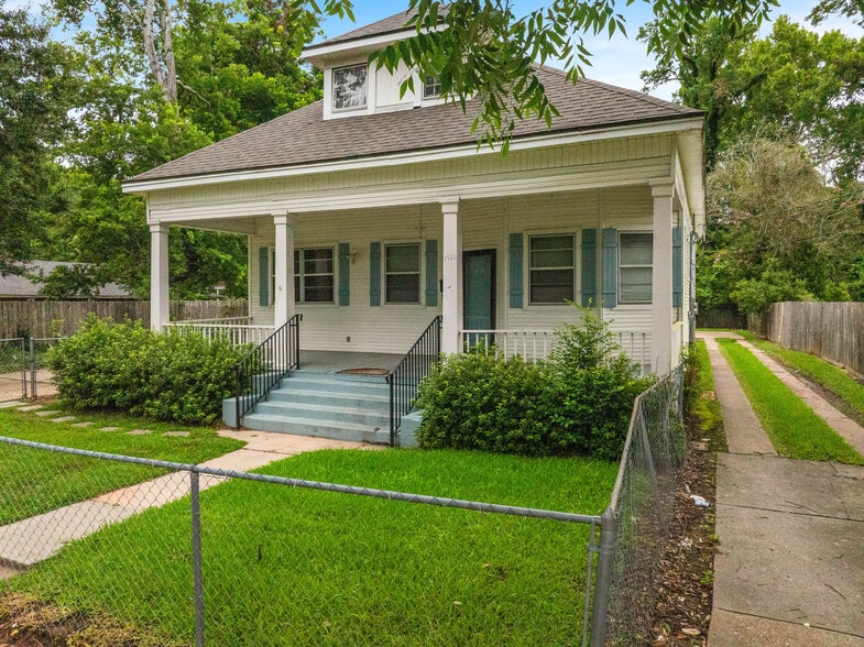 More Photos Of 1920 Monroe St, Alexandria Apartments For Sale