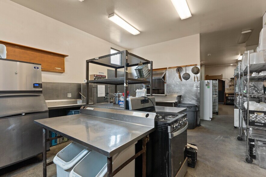 More Photos Of 102 S 1st Ave, Sandpoint Storefront Retail Office For Sale