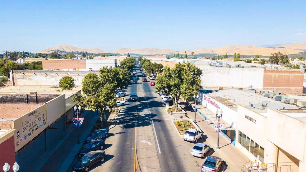 More Photos Of 40 N Main St, Porterville Storefront For Lease