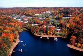 More Photos Of 194 Lakeview Dr, Lakeville Hotel For Sale